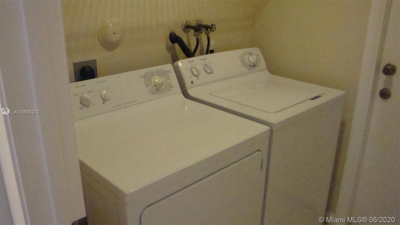 Recientemente alquilado: $2,495 (3 camas, 2 baños, 1363 Pies cuadrados)