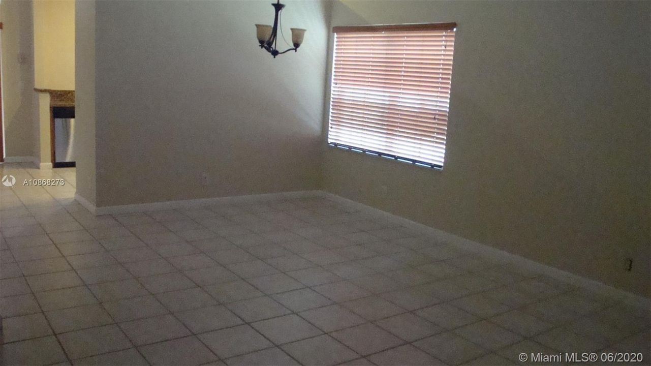 Recientemente alquilado: $2,495 (3 camas, 2 baños, 1363 Pies cuadrados)