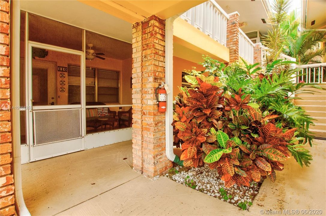 Vendido Recientemente: $99,900 (1 camas, 1 baños, 900 Pies cuadrados)