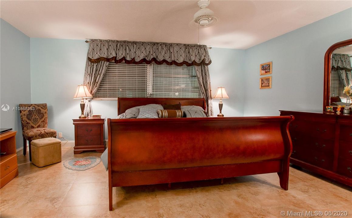 Vendido Recientemente: $99,900 (1 camas, 1 baños, 900 Pies cuadrados)