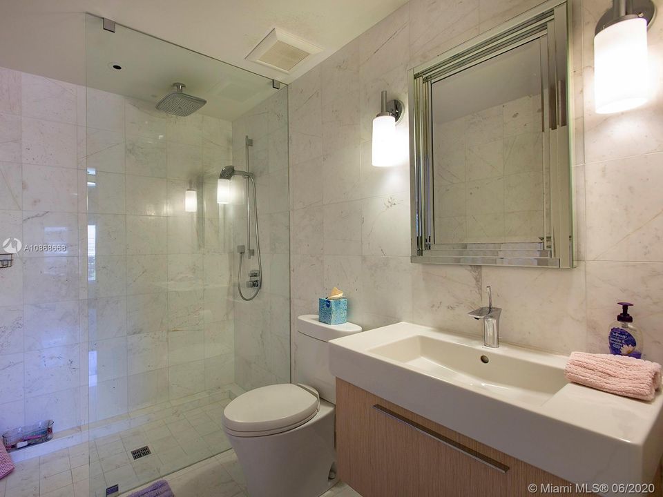 Недавно арендовано: $48,000 (6 спален, 6 ванн, 5593 Квадратных фут)