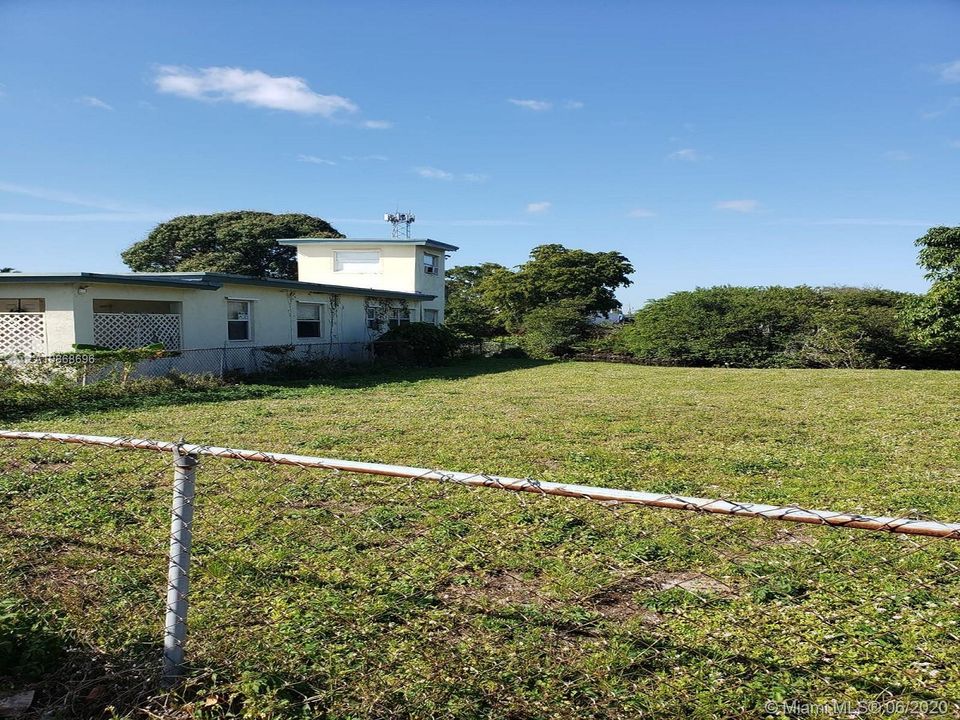 Vendido Recientemente: $68,000 (0.12 acres)