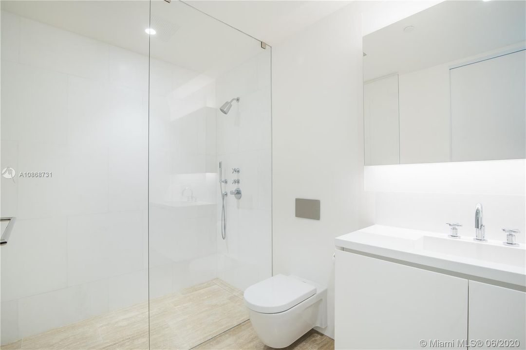 Vendido Recientemente: $6,600,000 (2 camas, 3 baños, 2274 Pies cuadrados)