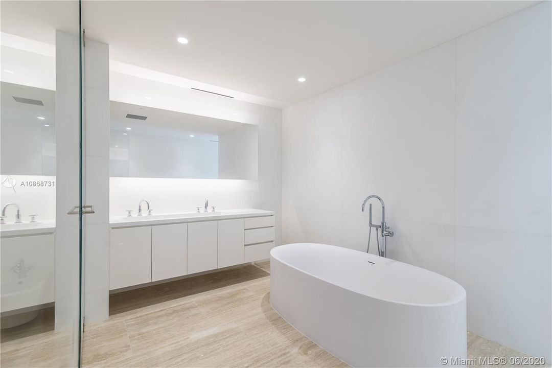 Vendido Recientemente: $6,600,000 (2 camas, 3 baños, 2274 Pies cuadrados)