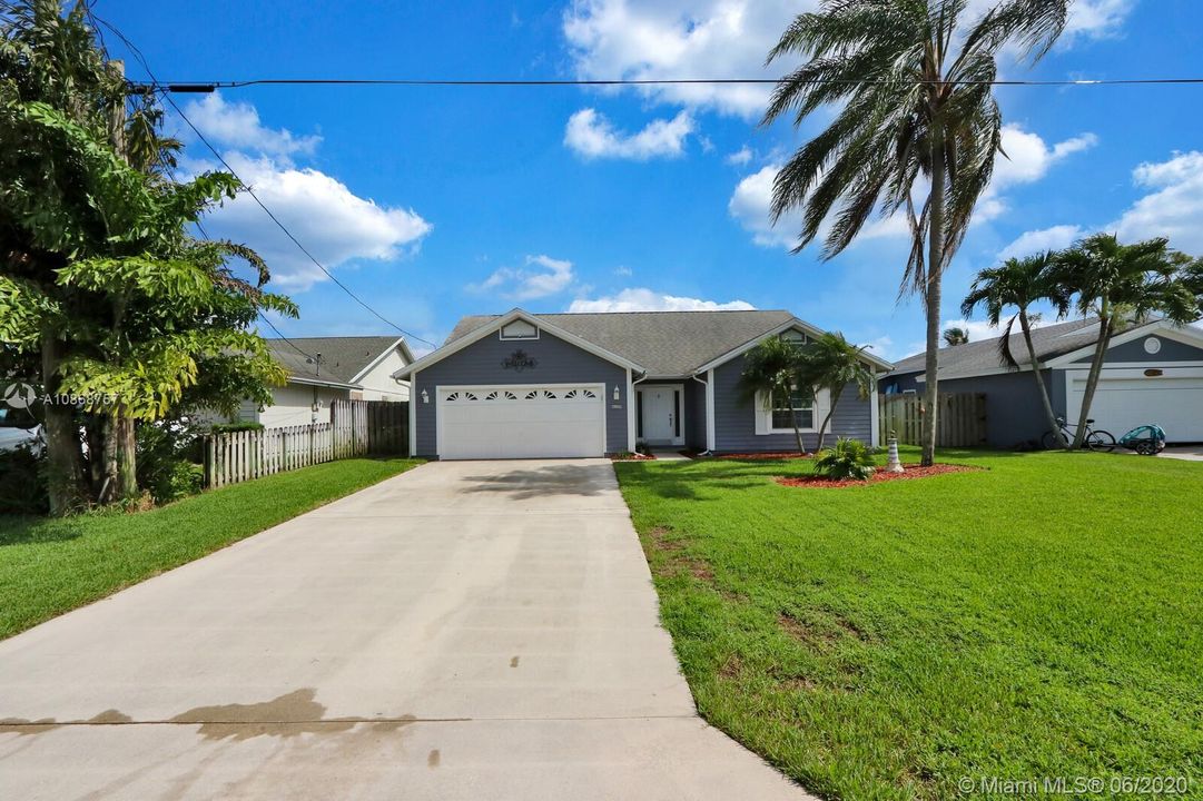Recently Sold: $404,900 (3 beds, 2 baths, 1689 Square Feet)