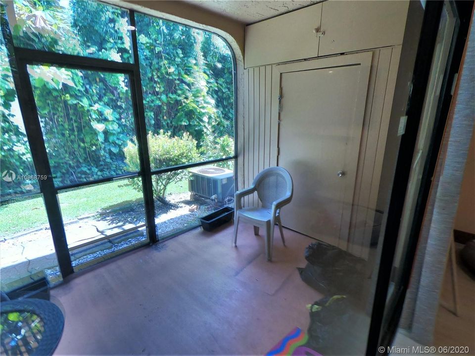 Vendido Recientemente: $186,000 (3 camas, 2 baños, 1300 Pies cuadrados)