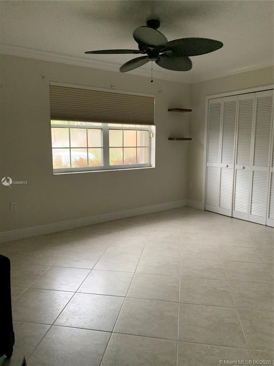 Recently Rented: $4,300 (5 beds, 3 baths, 2981 Square Feet)