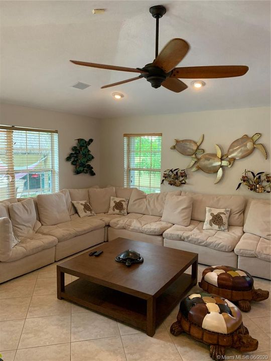Living Room / TV room
