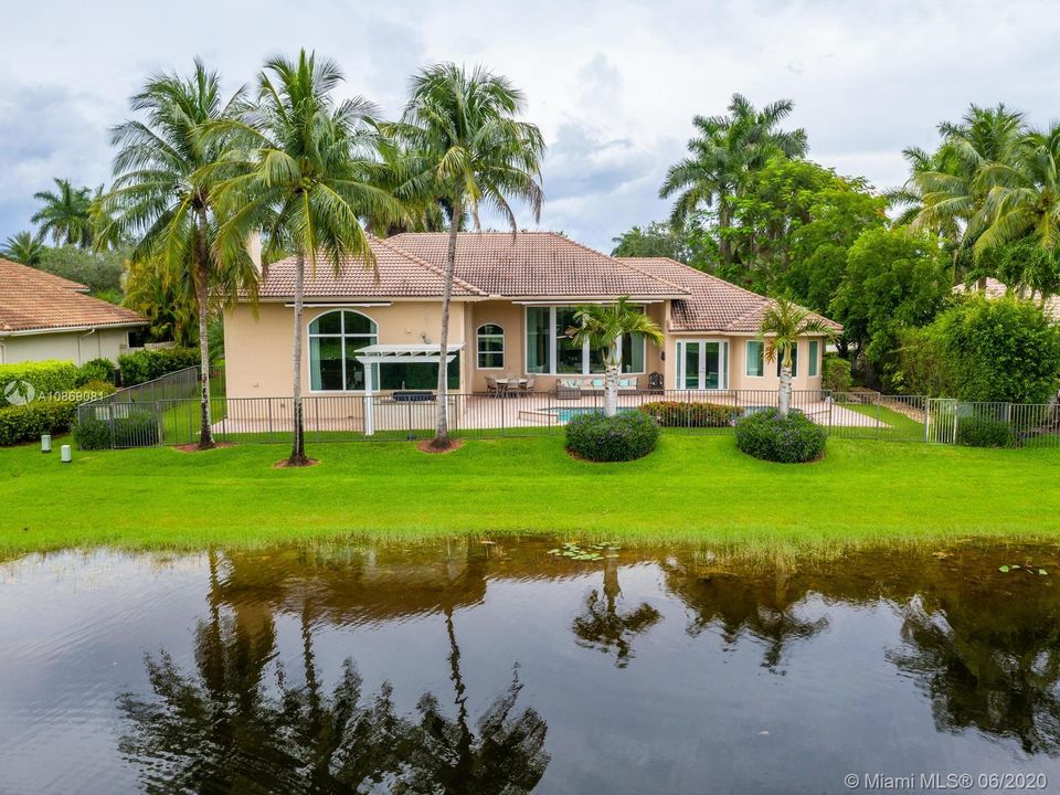 Recently Rented: $7,000 (5 beds, 3 baths, 4032 Square Feet)