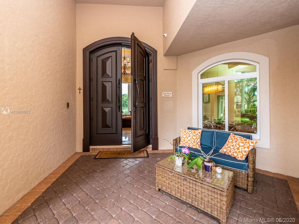 Recently Rented: $7,000 (5 beds, 3 baths, 4032 Square Feet)