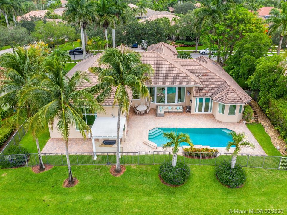 Recently Rented: $7,000 (5 beds, 3 baths, 4032 Square Feet)