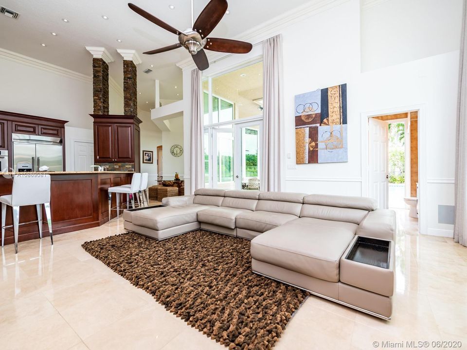 Recently Rented: $7,000 (5 beds, 3 baths, 4032 Square Feet)