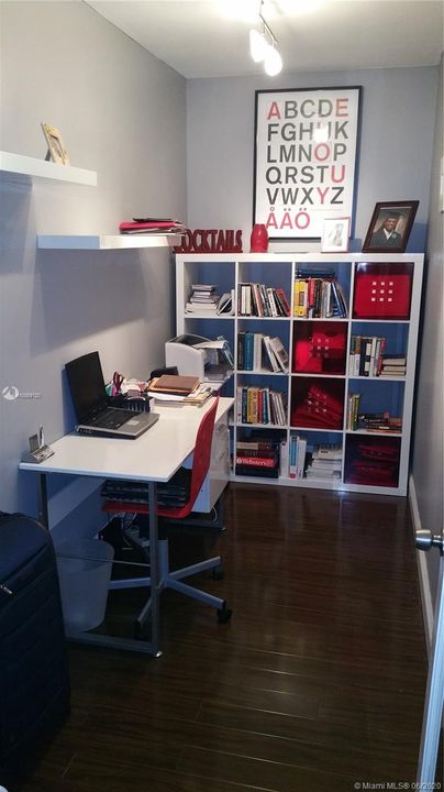 Office / Den / Bonus Room