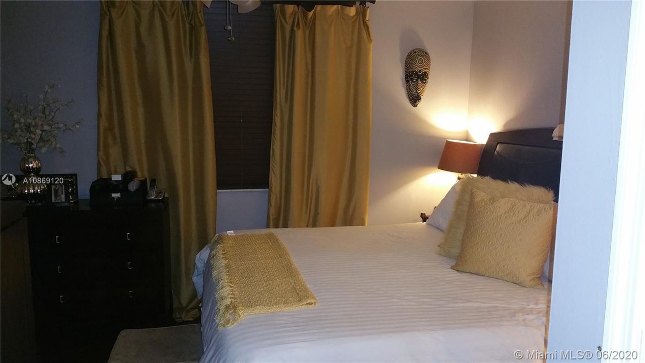 Vendido Recientemente: $185,000 (2 camas, 2 baños, 1182 Pies cuadrados)