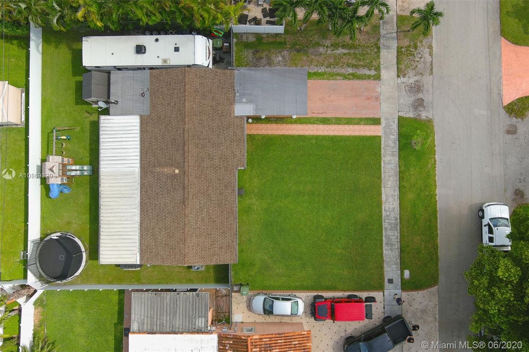Recently Sold: $399,900 (4 beds, 2 baths, 1274 Square Feet)