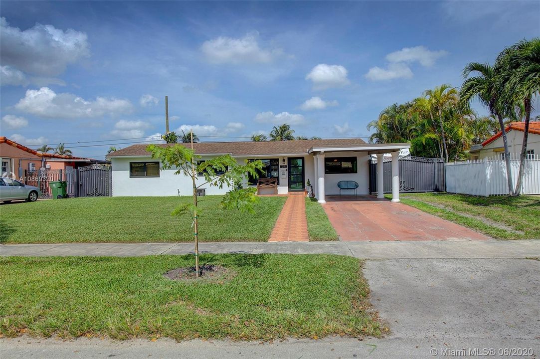 Recently Sold: $399,900 (4 beds, 2 baths, 1274 Square Feet)