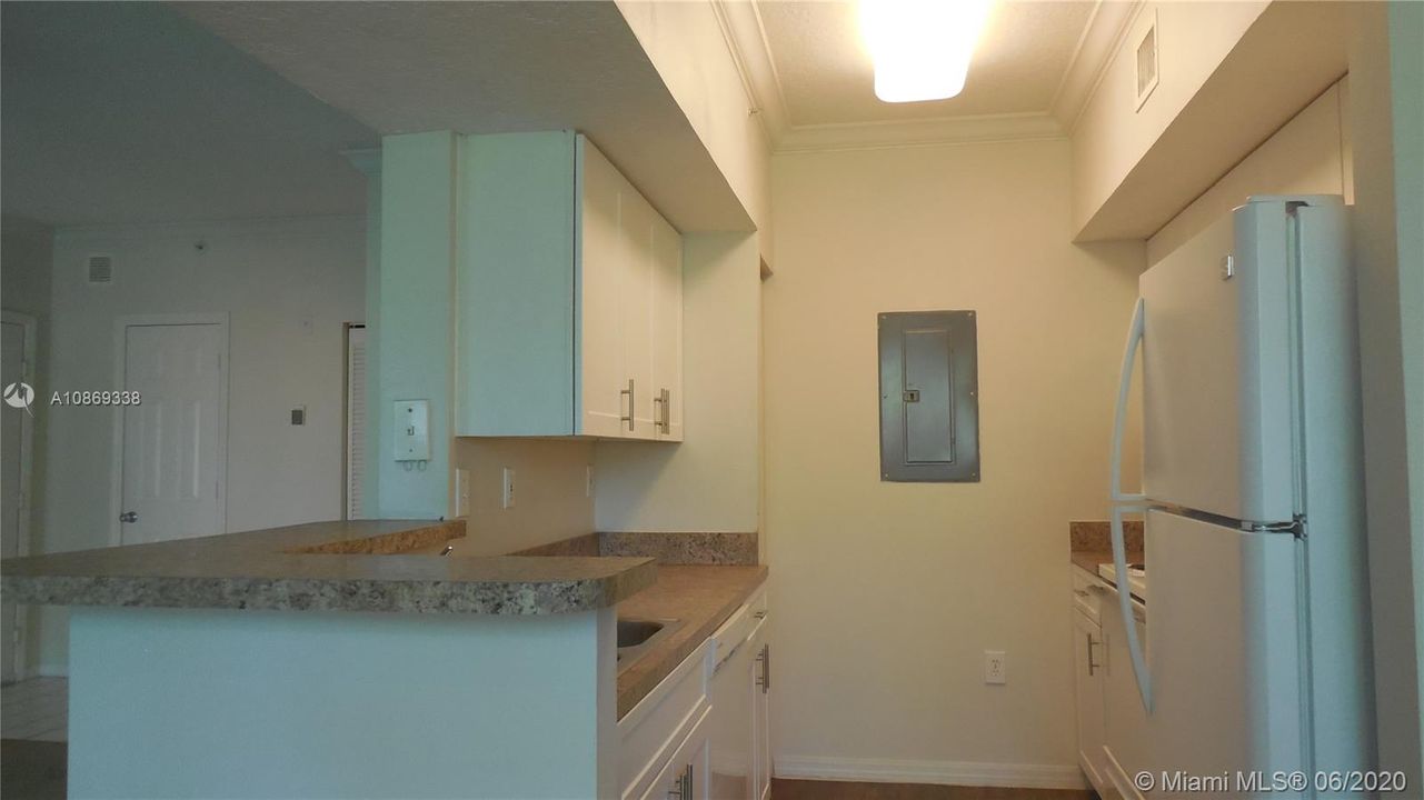 Recently Rented: $1,350 (1 beds, 1 baths, 810 Square Feet)