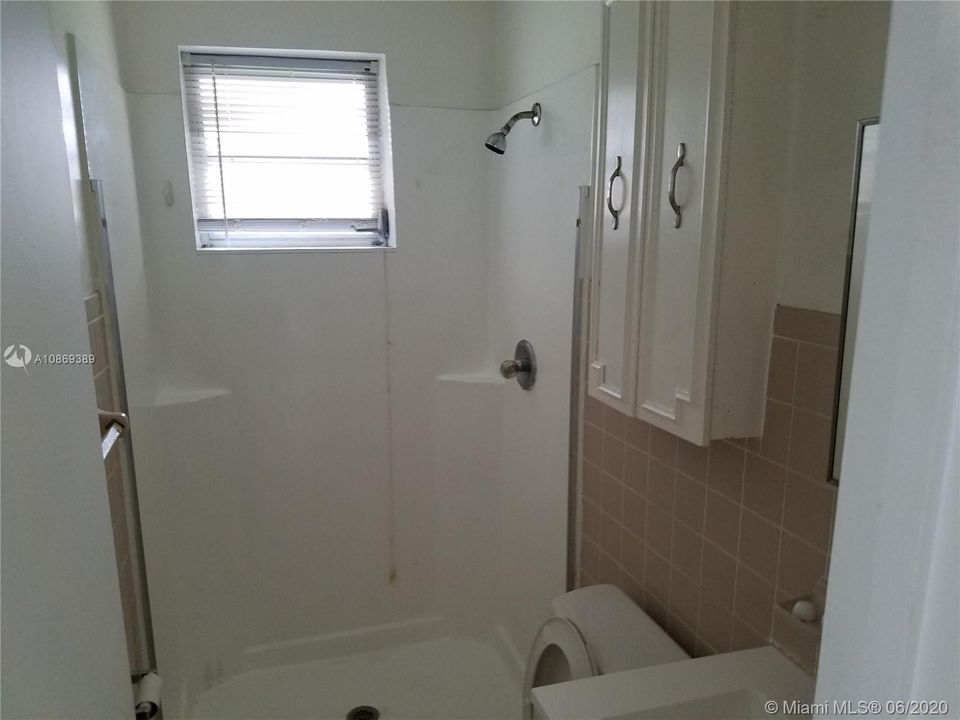 Recientemente alquilado: $950 (1 camas, 1 baños, 0 Pies cuadrados)