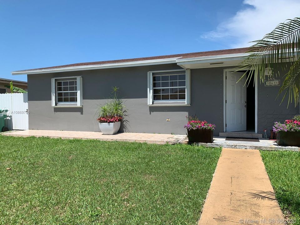 Recently Sold: $270,000 (4 beds, 2 baths, 1644 Square Feet)
