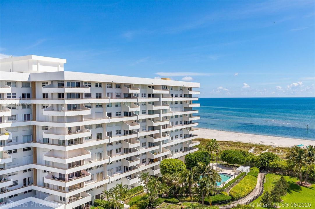Recently Sold: $800,000 (2 beds, 2 baths, 1260 Square Feet)