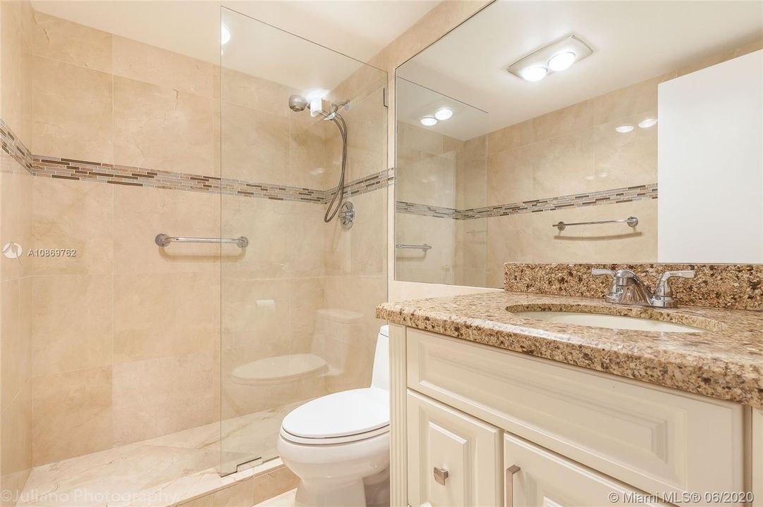 Recently Sold: $800,000 (2 beds, 2 baths, 1260 Square Feet)