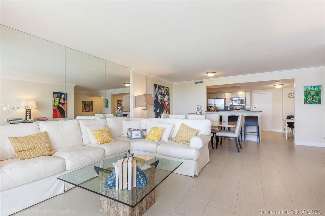 Recently Sold: $800,000 (2 beds, 2 baths, 1260 Square Feet)