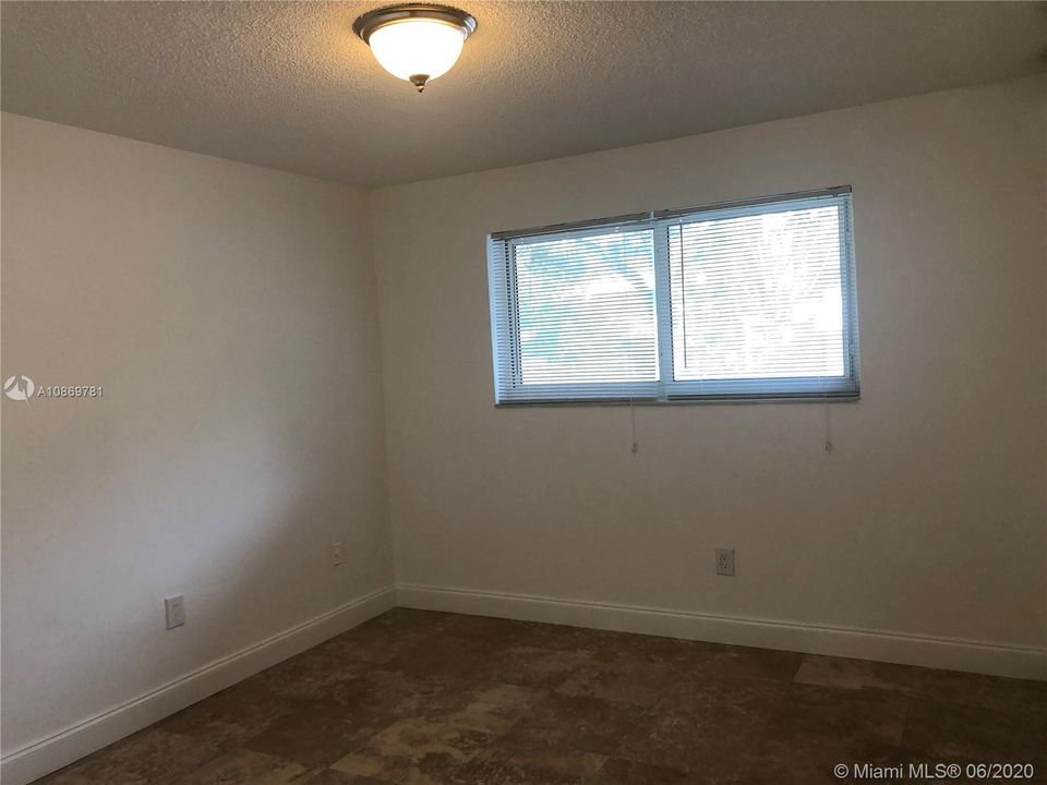 Недавно арендовано: $1,150 (1 спален, 1 ванн, 6984 Квадратных фут)