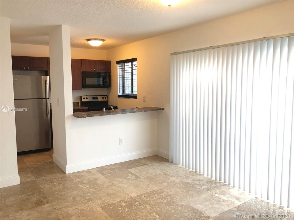 Недавно арендовано: $1,150 (1 спален, 1 ванн, 6984 Квадратных фут)