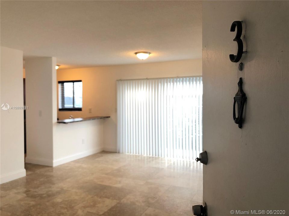 Недавно арендовано: $1,150 (1 спален, 1 ванн, 6984 Квадратных фут)