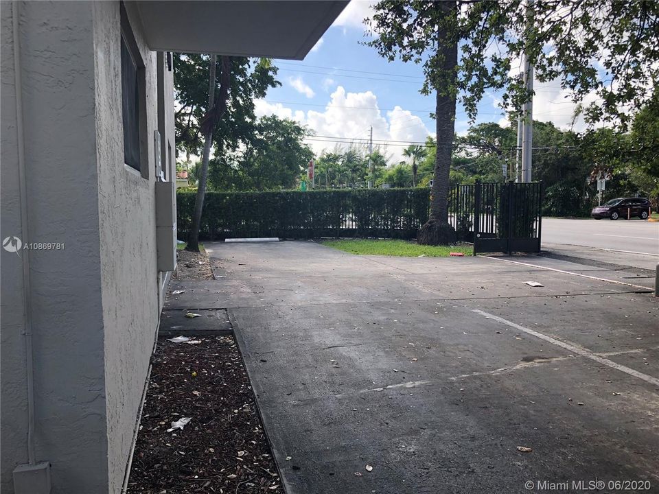 Недавно арендовано: $1,150 (1 спален, 1 ванн, 6984 Квадратных фут)