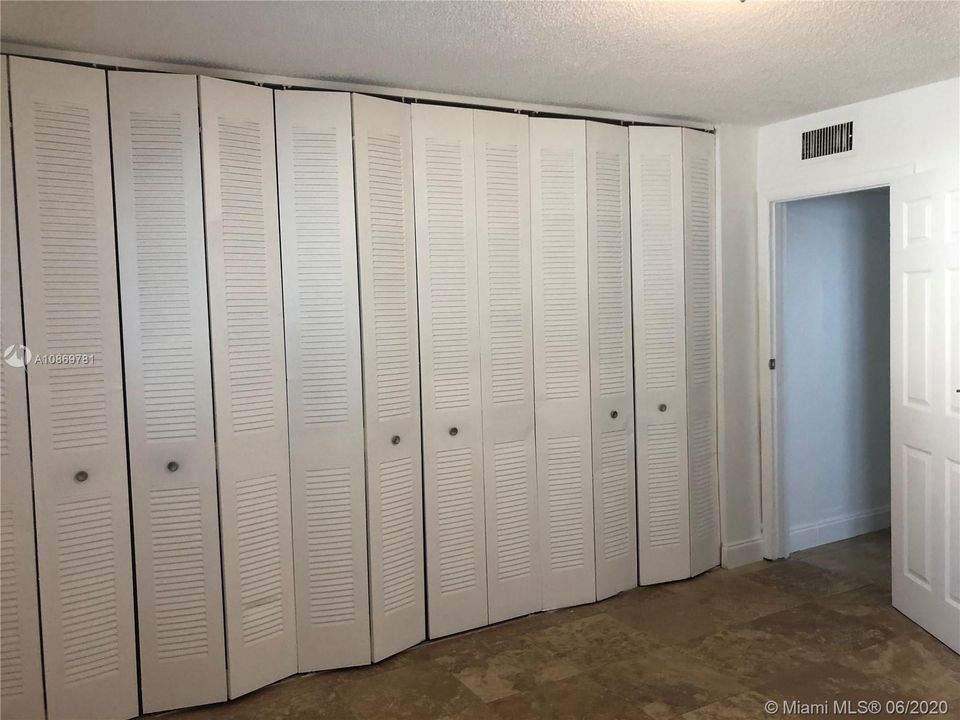 Недавно арендовано: $1,150 (1 спален, 1 ванн, 6984 Квадратных фут)