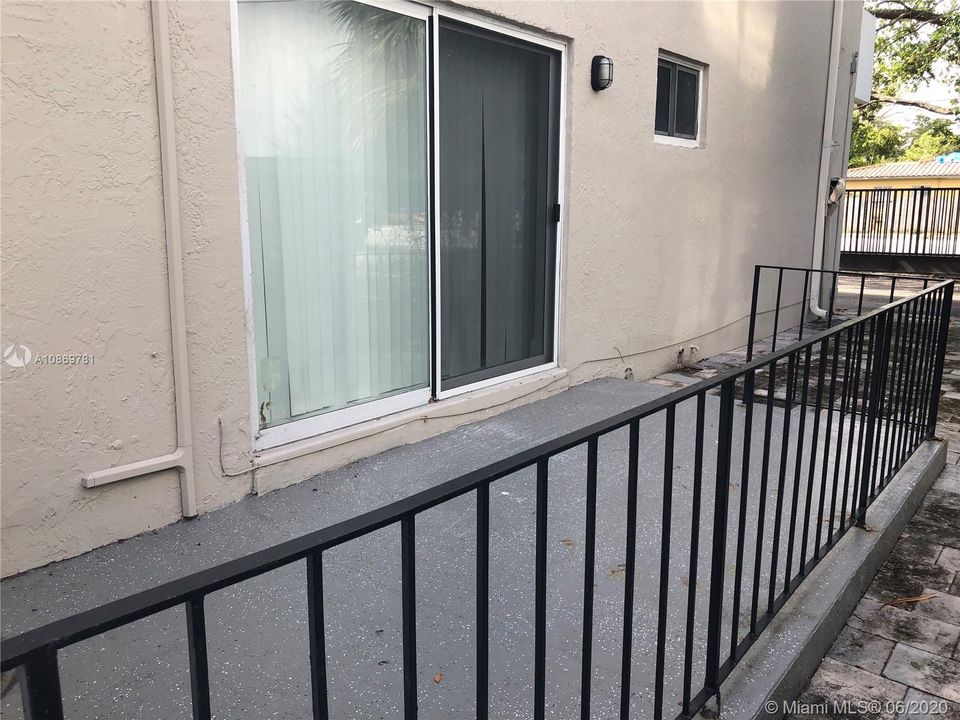 Недавно арендовано: $1,150 (1 спален, 1 ванн, 6984 Квадратных фут)