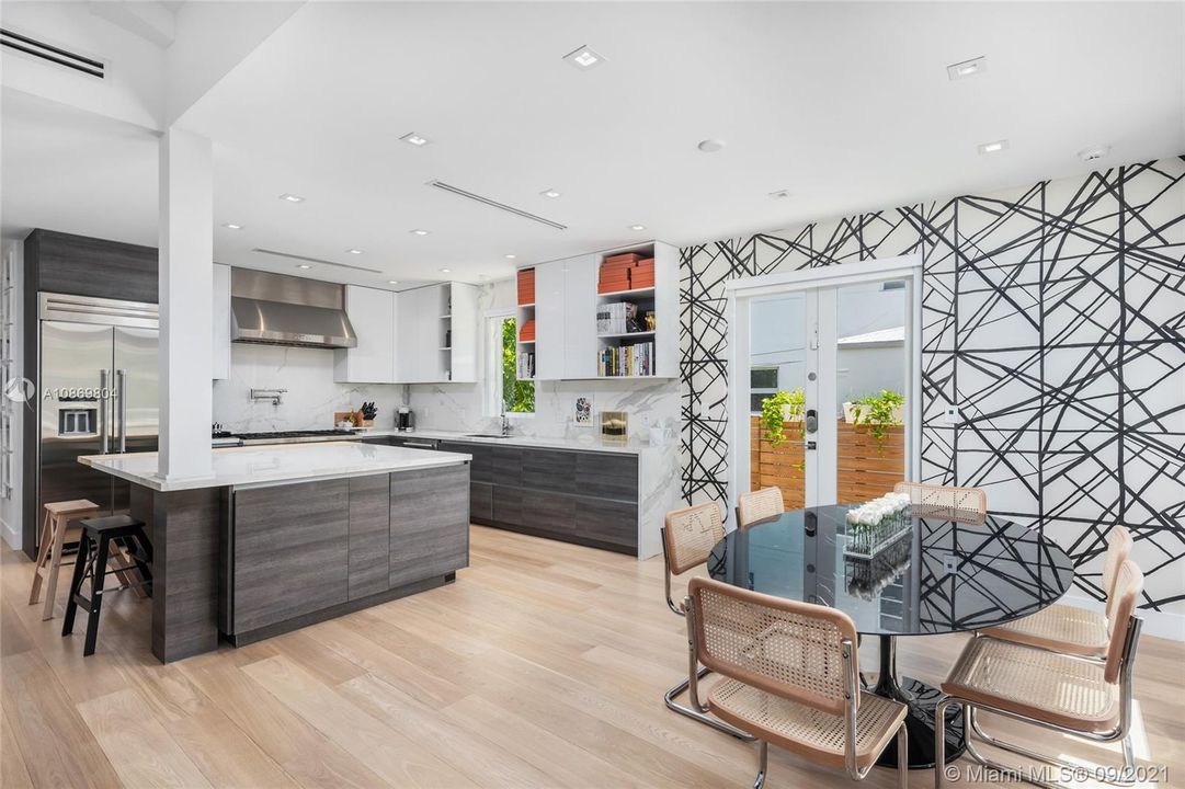 Recently Sold: $1,699,000 (3 beds, 2 baths, 1928 Square Feet)