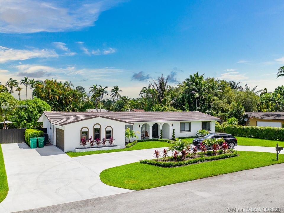 Recently Rented: $4,200 (3 beds, 3 baths, 2720 Square Feet)