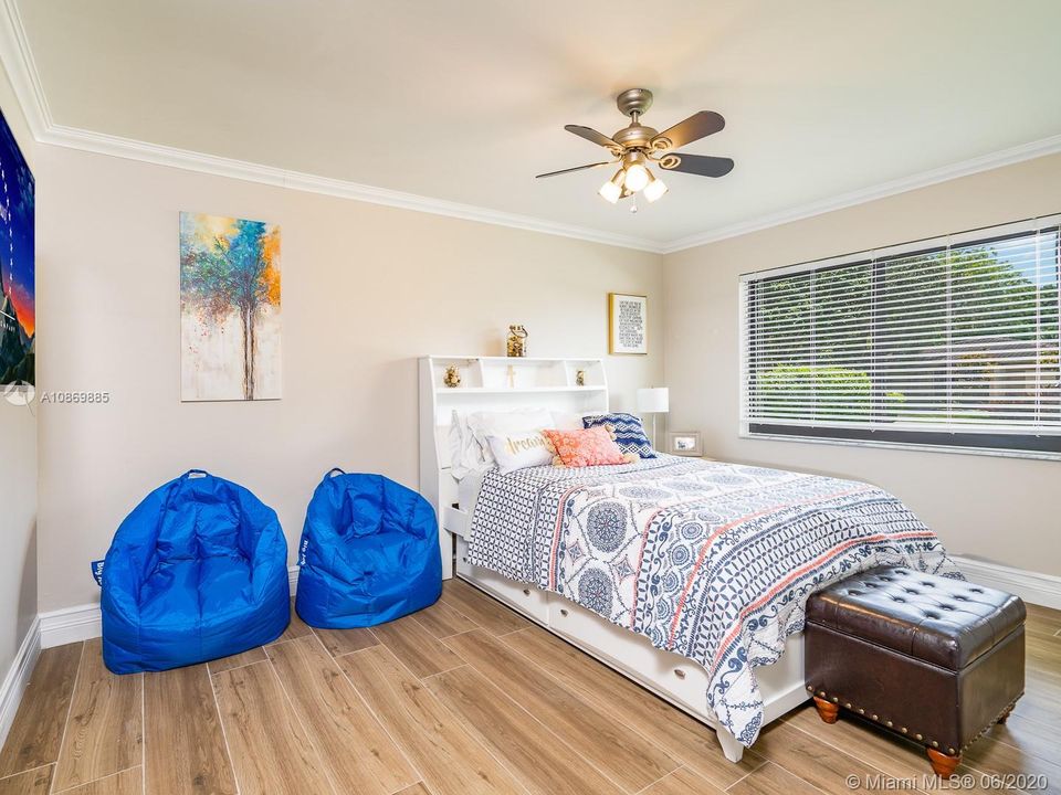 Recently Rented: $4,200 (3 beds, 3 baths, 2720 Square Feet)