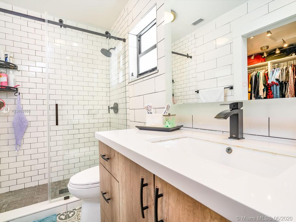 Recently Rented: $4,200 (3 beds, 3 baths, 2720 Square Feet)