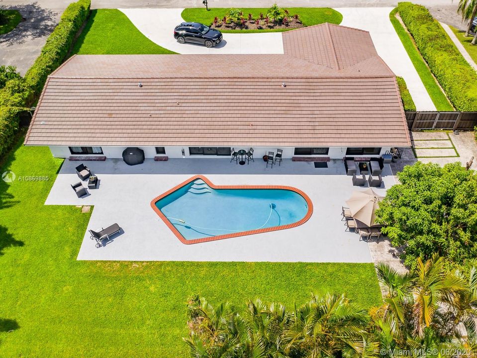 Recently Rented: $4,200 (3 beds, 3 baths, 2720 Square Feet)