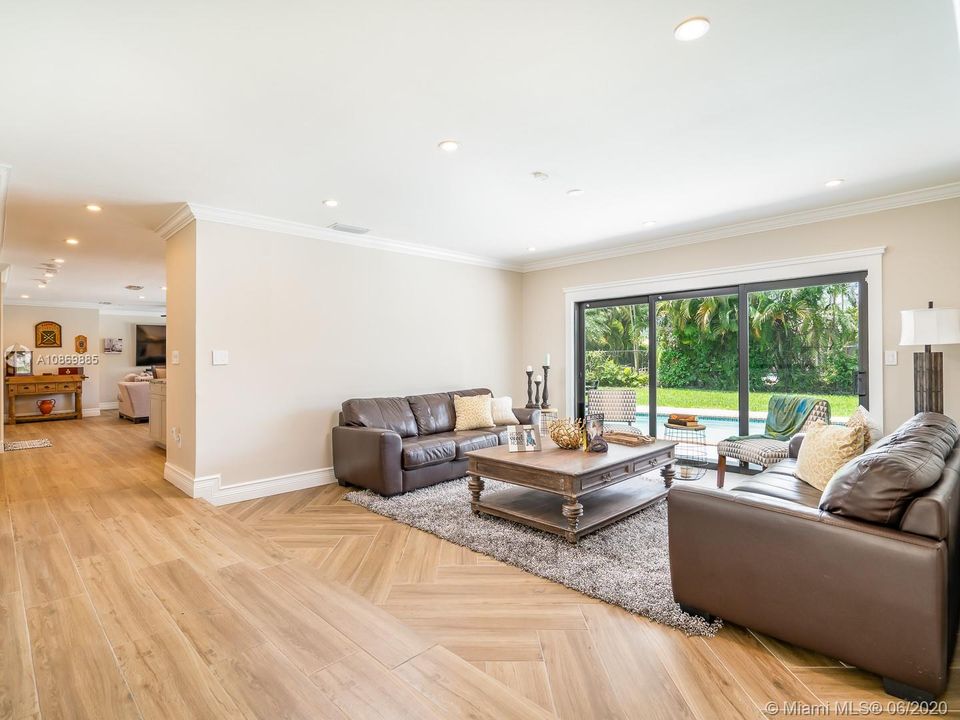 Recently Rented: $4,200 (3 beds, 3 baths, 2720 Square Feet)