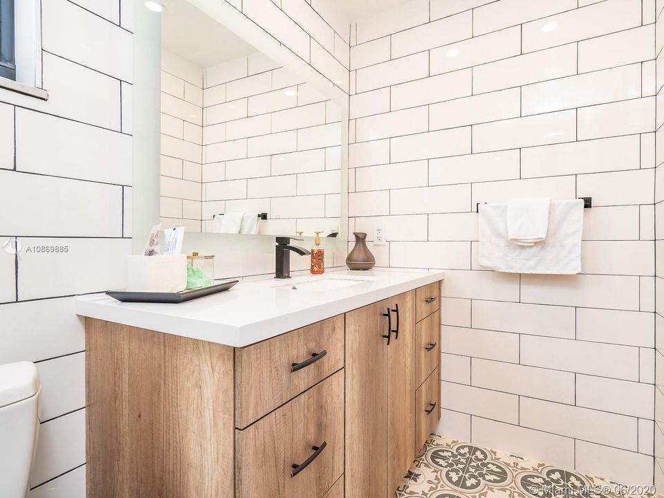 Recently Rented: $4,200 (3 beds, 3 baths, 2720 Square Feet)