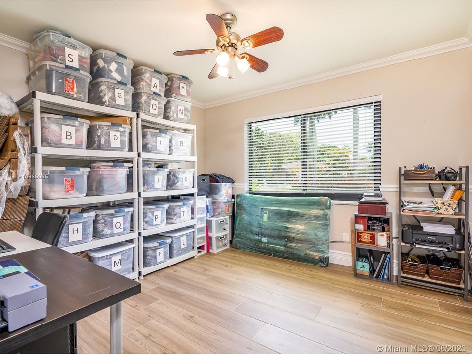 Recently Rented: $4,200 (3 beds, 3 baths, 2720 Square Feet)