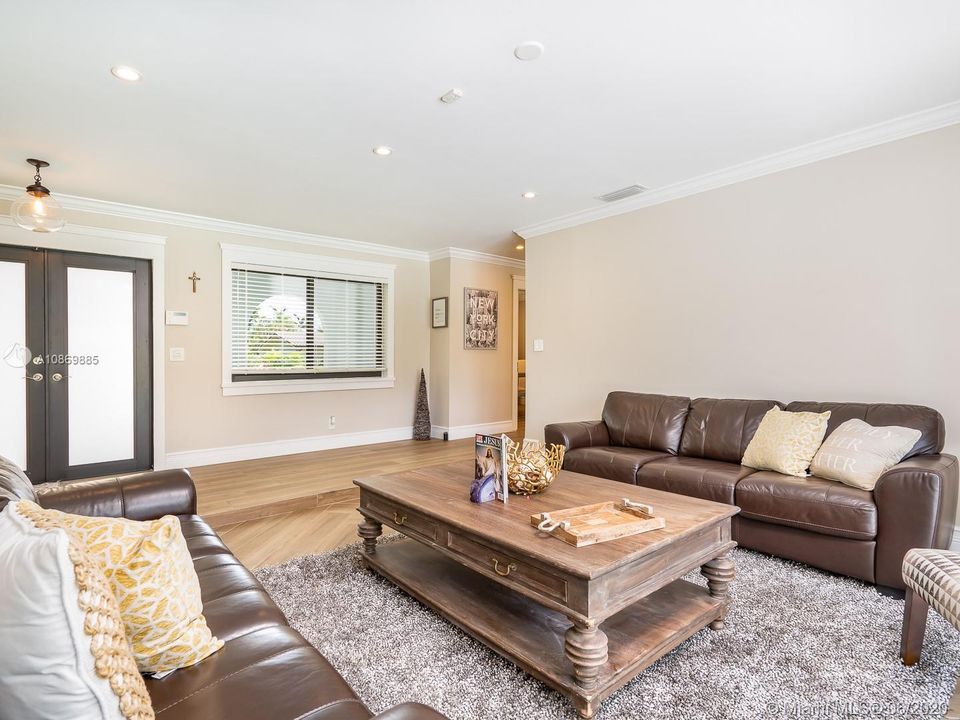 Recently Rented: $4,200 (3 beds, 3 baths, 2720 Square Feet)