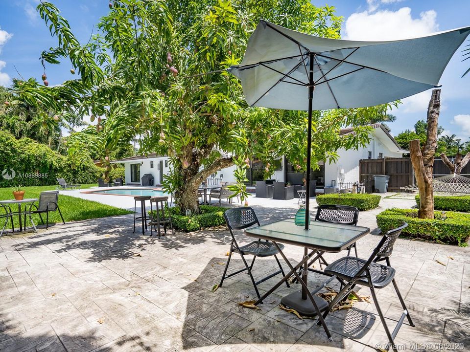 Recently Rented: $4,200 (3 beds, 3 baths, 2720 Square Feet)