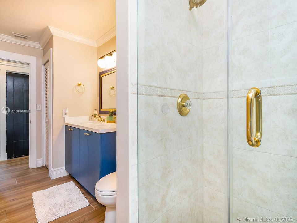 Recently Rented: $4,200 (3 beds, 3 baths, 2720 Square Feet)