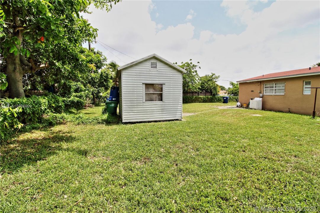 Recently Sold: $189,000 (3 beds, 1 baths, 884 Square Feet)