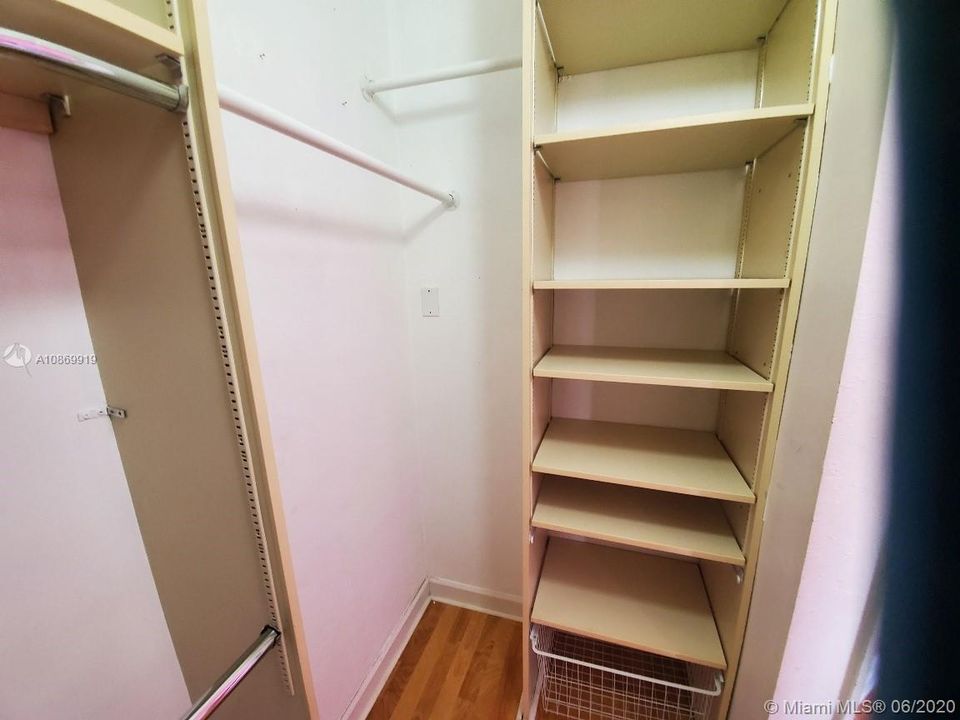 Recientemente alquilado: $3,000 (5 camas, 3 baños, 2583 Pies cuadrados)