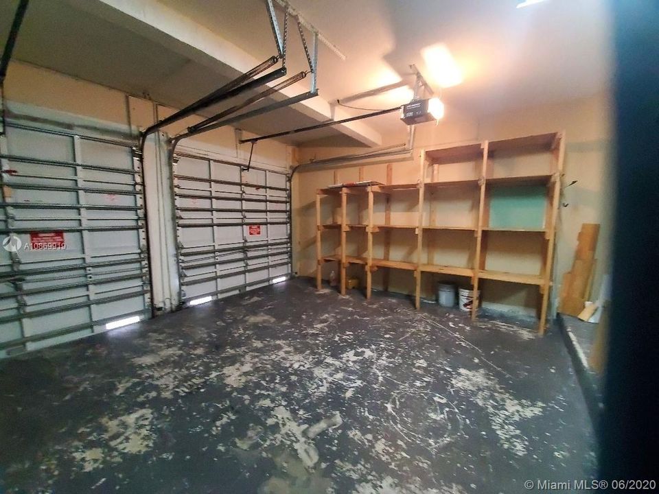 Recientemente alquilado: $3,000 (5 camas, 3 baños, 2583 Pies cuadrados)