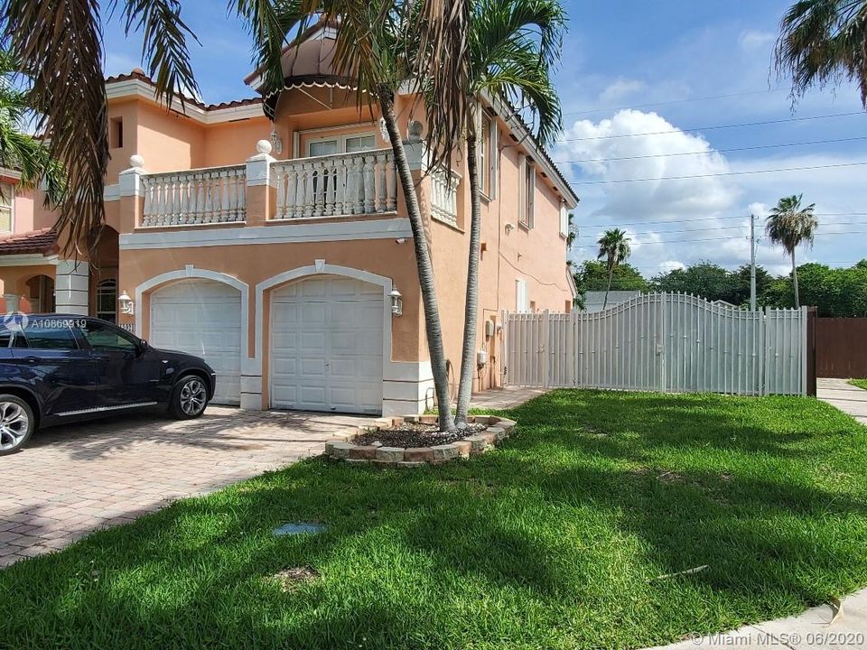 Recientemente alquilado: $3,000 (5 camas, 3 baños, 2583 Pies cuadrados)