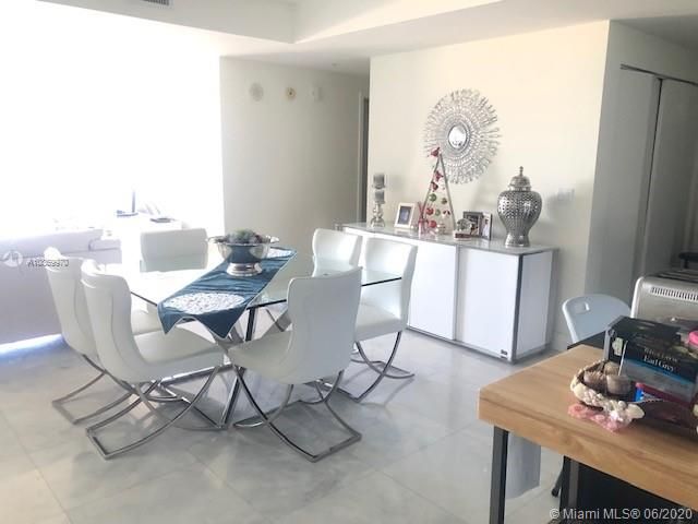 Recientemente alquilado: $5,850 (2 camas, 3 baños, 2137 Pies cuadrados)