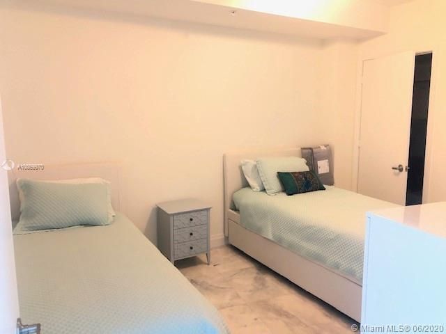 Recientemente alquilado: $5,850 (2 camas, 3 baños, 2137 Pies cuadrados)