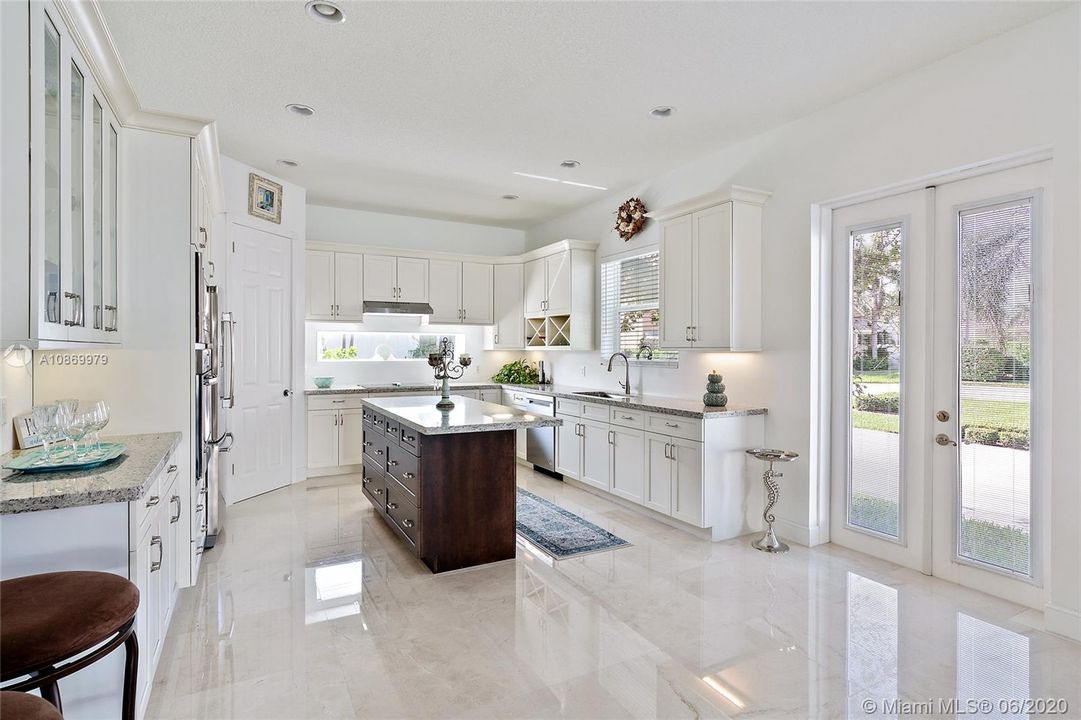 Recently Sold: $879,000 (3 beds, 3 baths, 2774 Square Feet)
